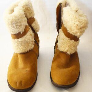 Ugg Ladies size 6 fur top side zip boots with buckle
